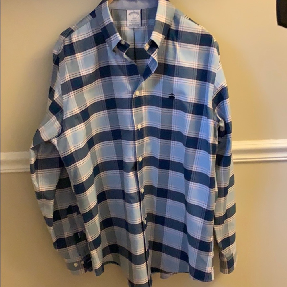 Brooks Brothers men’s button down shirt